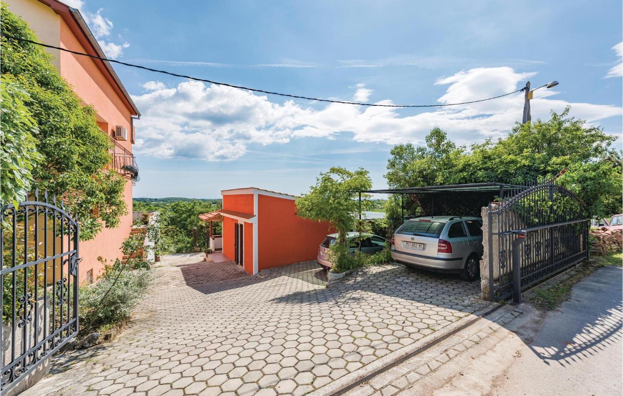 Awesome Home In Porec With House Sea View 外观 照片