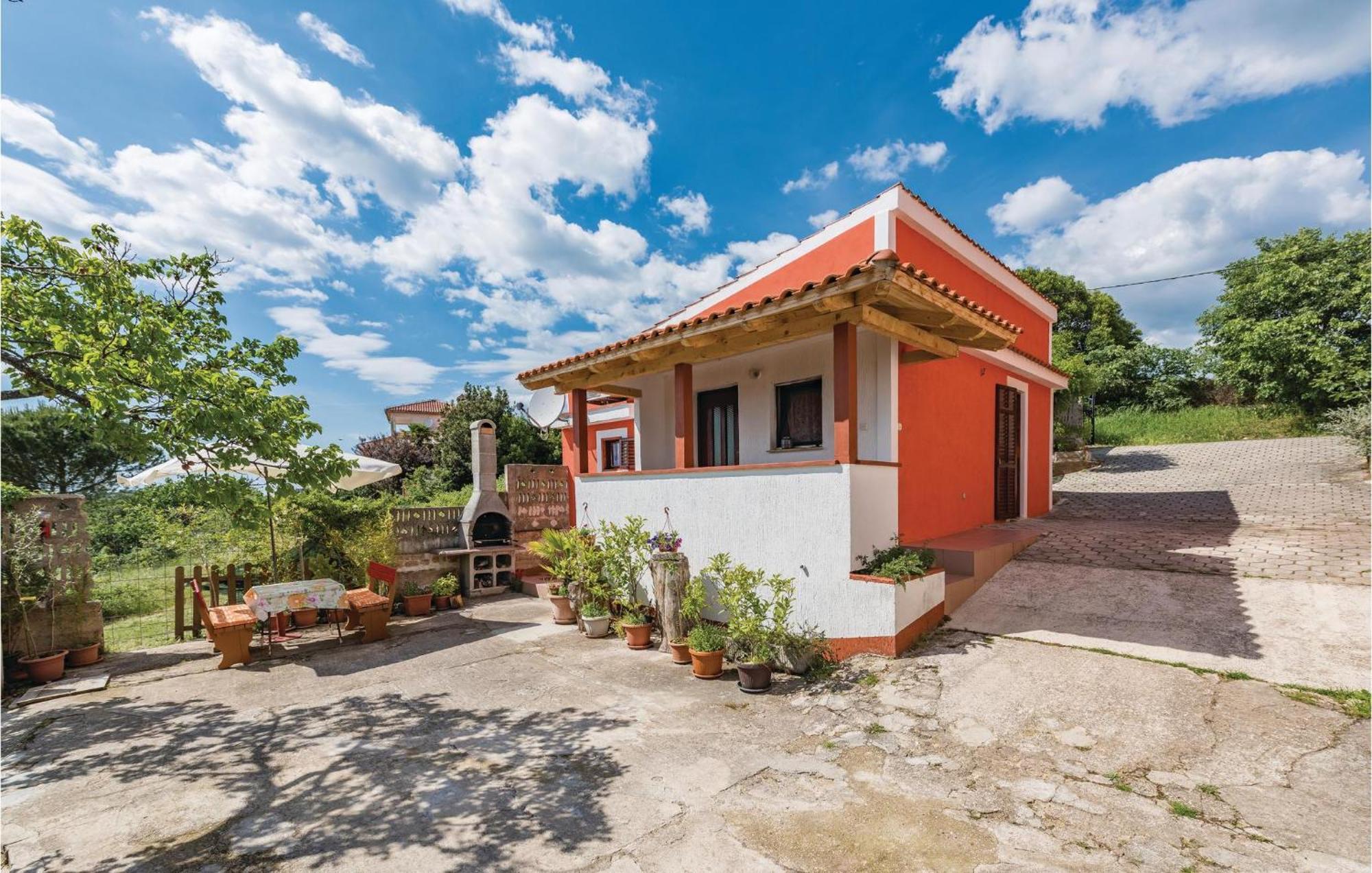 Awesome Home In Porec With House Sea View 外观 照片
